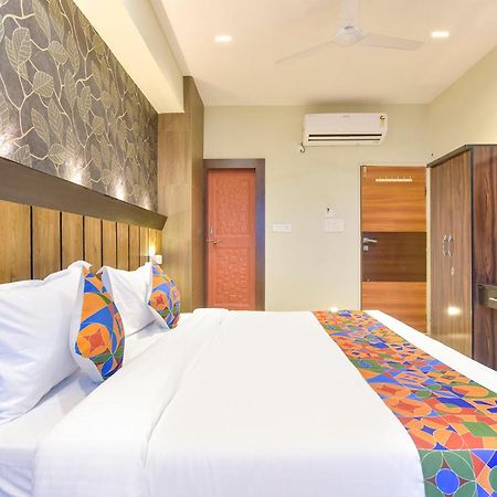 Fabhotel The Max Glory 印多尔 外观 照片