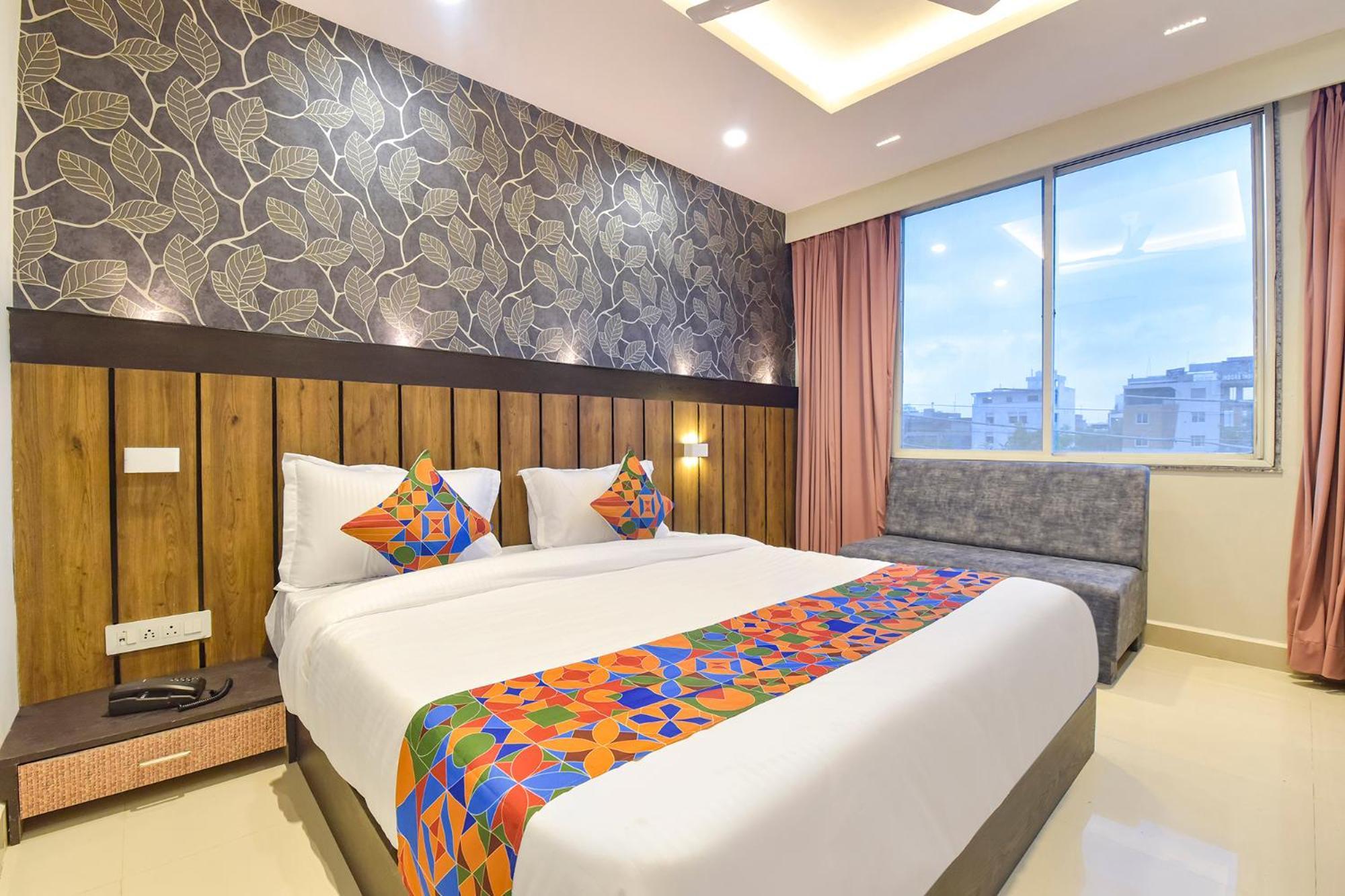 Fabhotel The Max Glory 印多尔 外观 照片