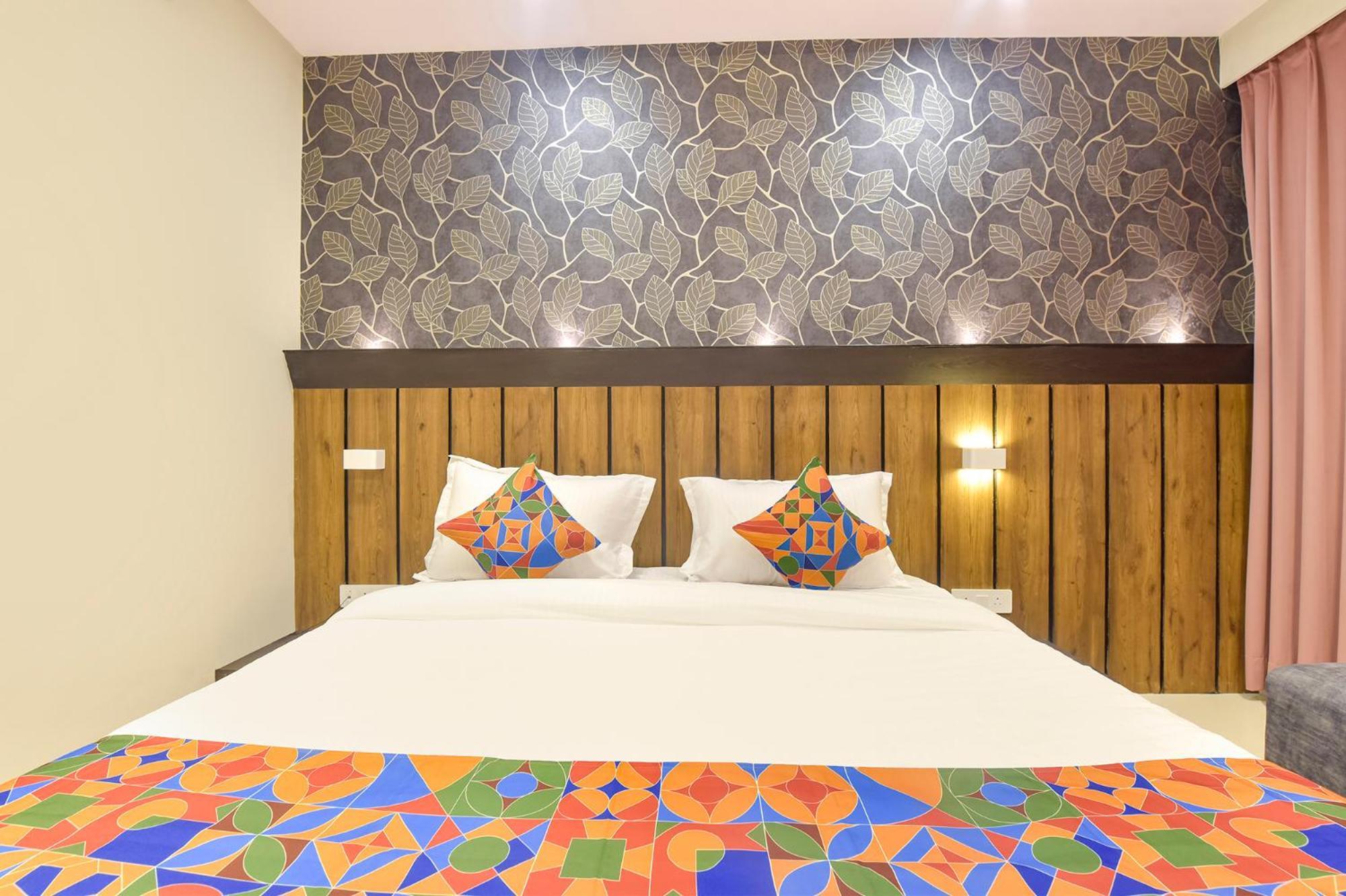 Fabhotel The Max Glory 印多尔 外观 照片