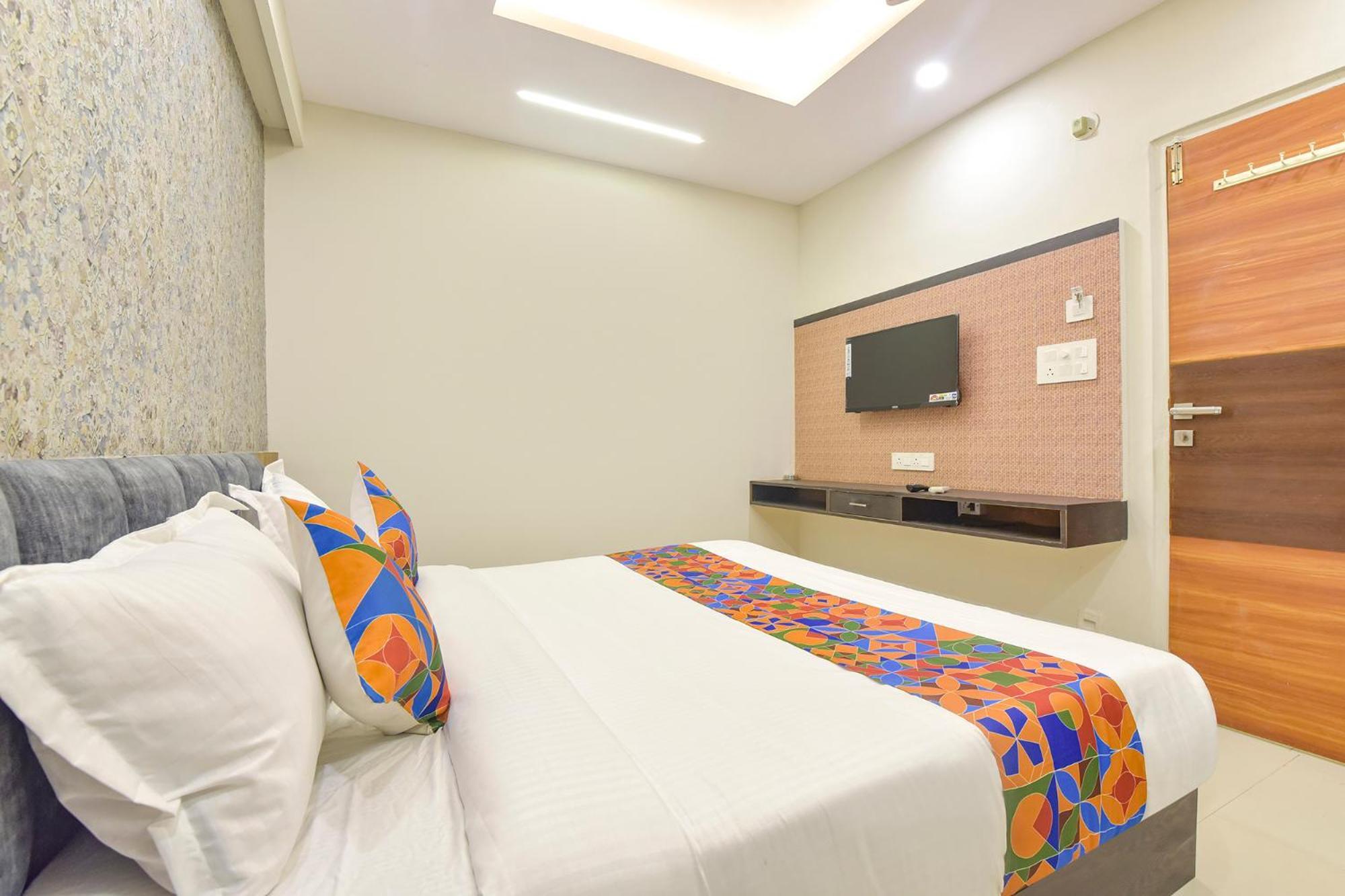 Fabhotel The Max Glory 印多尔 外观 照片