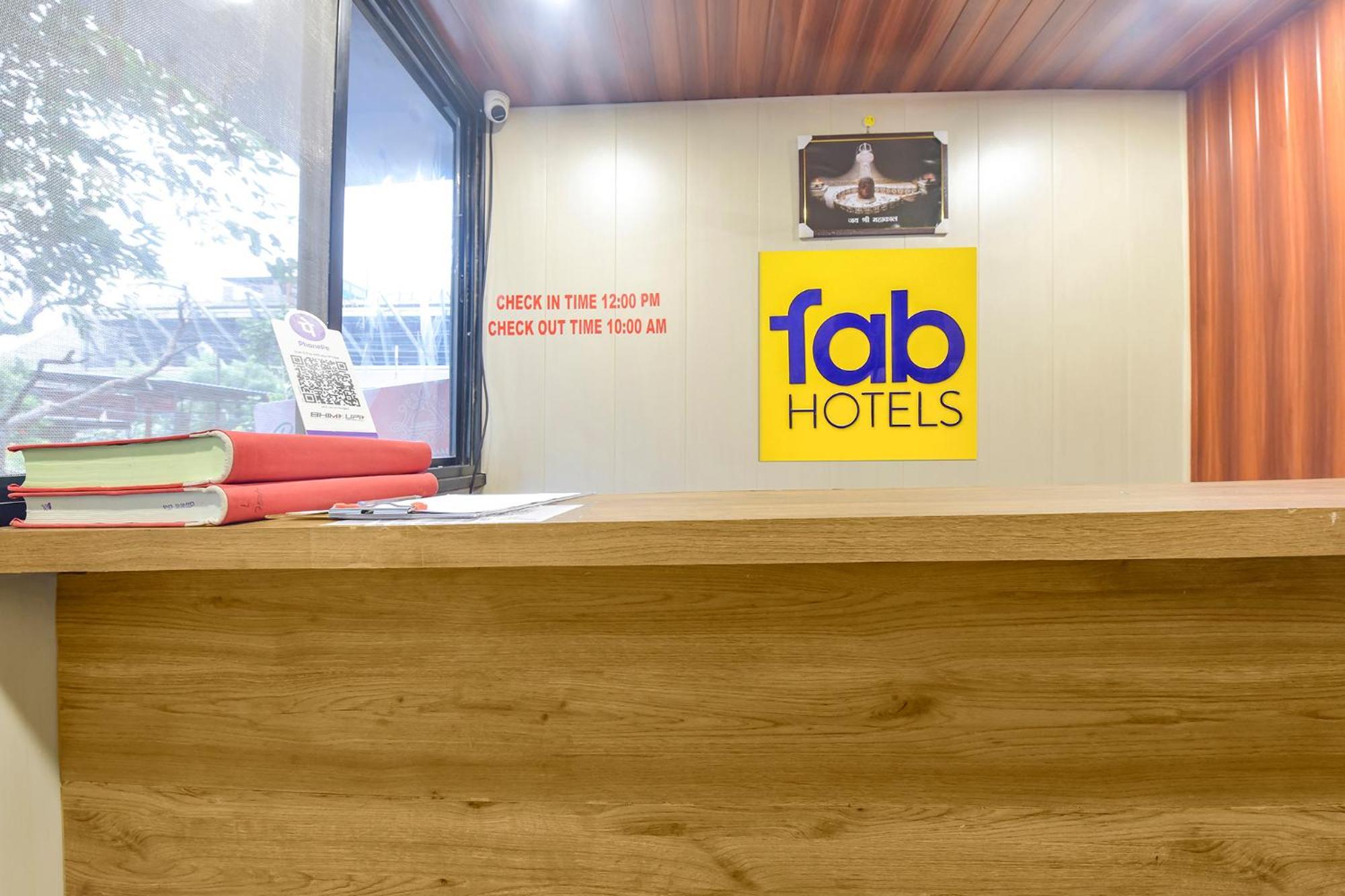 Fabhotel The Max Glory 印多尔 外观 照片