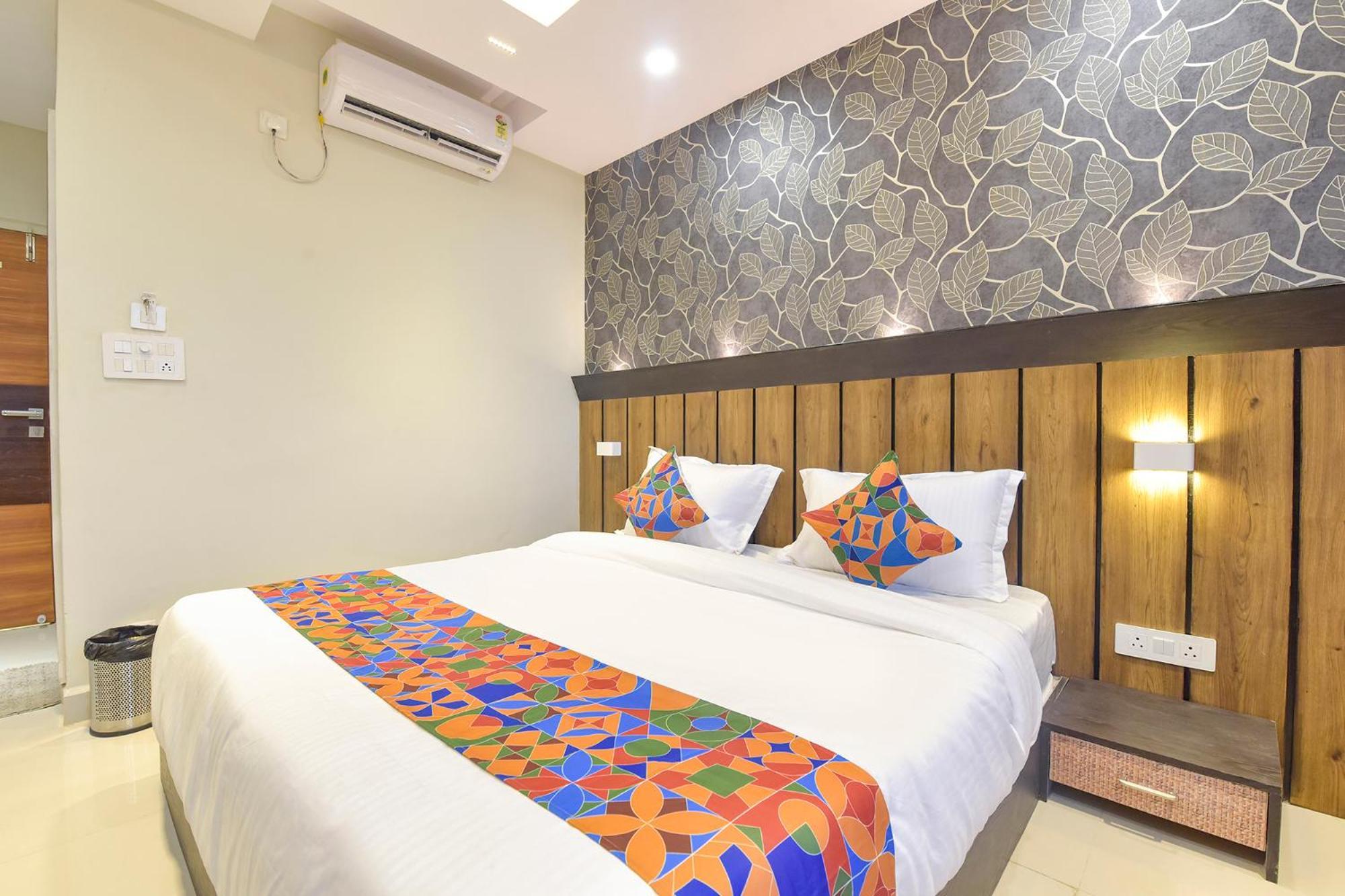Fabhotel The Max Glory 印多尔 外观 照片